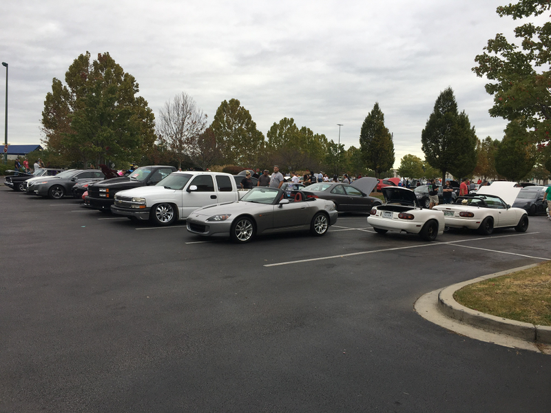 I was the only S2000 there it was cool to see people walk up to her and check her out.